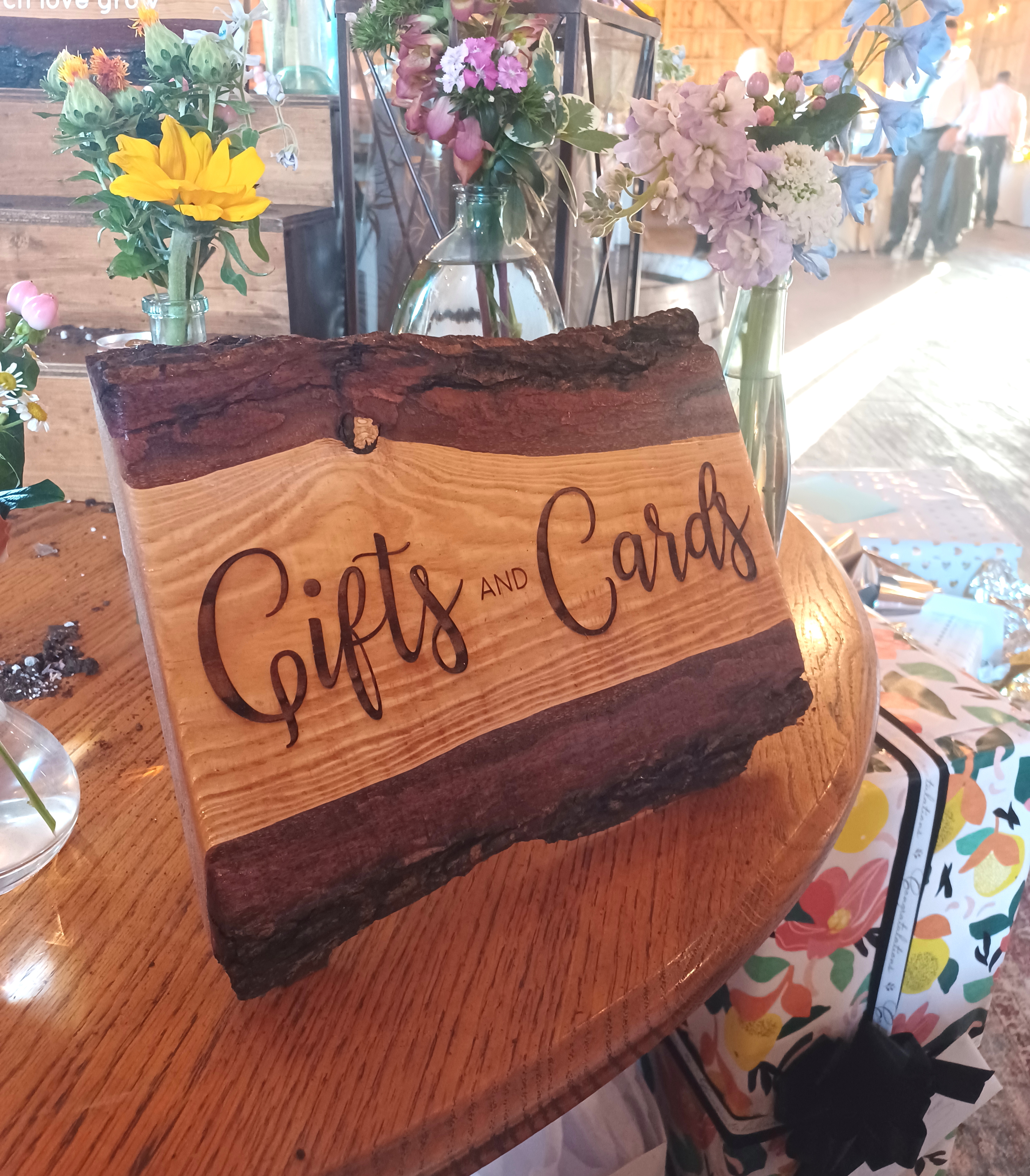 gifts & cards sign